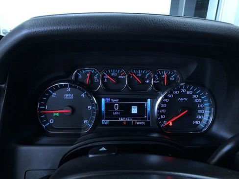 Used 2019 Chevrolet Suburban LT image 23