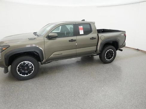 New 2025 Toyota Tacoma TRD Off-Road AWD/4WD image 2