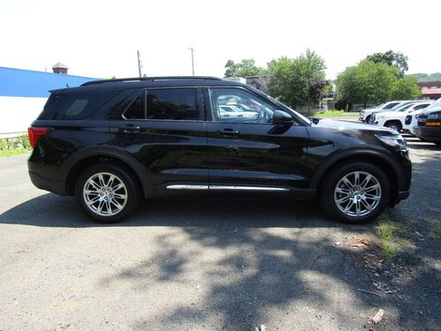 Used 2025 Ford Explorer Active w/ Active Comfort Package AWD/4WD image 8