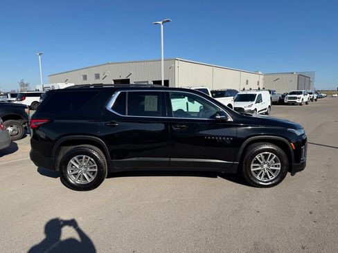 Used 2022 Chevrolet Traverse LT image 33