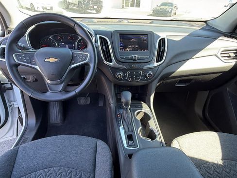 Used 2022 Chevrolet Equinox LT AWD/4WD image 18