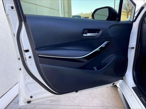 Used 2021 Toyota Corolla XSE image 21