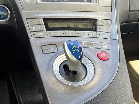 Used 2015 Toyota Prius Two FWD image 18