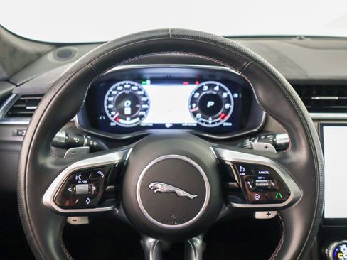 Used 2021 Jaguar F-PACE SVR image 28