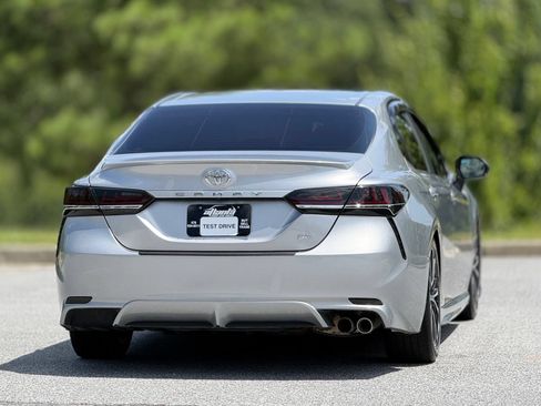 Used 2018 Toyota Camry SE w/ Convenience Package FWD image 7