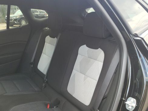 Used 2025 Chevrolet Trax RS w/ Driver Confidence Package FWD image 23