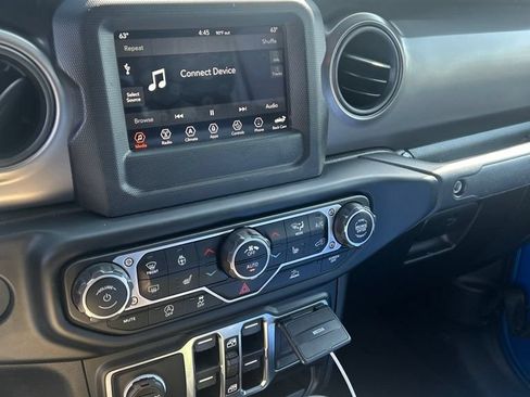 Used 2023 Jeep Gladiator Sport AWD/4WD image 4