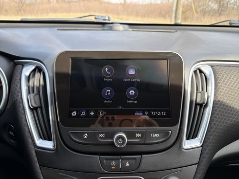 Used 2020 Chevrolet Malibu LT FWD image 18