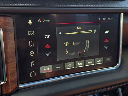 Used 2023 GMC Yukon Denali Ultimate image 34