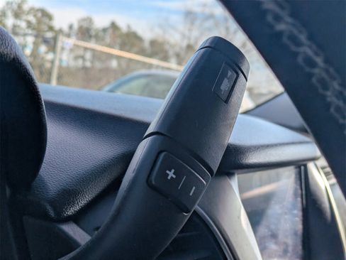 Used 2017 Chevrolet Suburban LT image 35