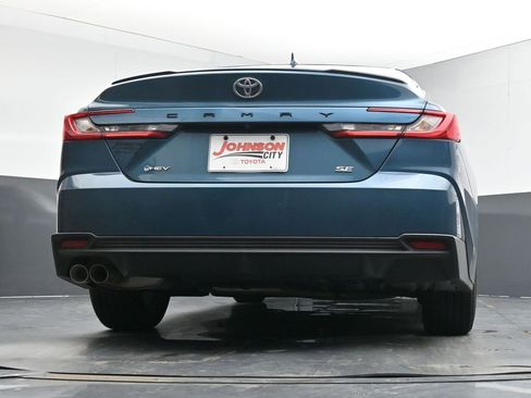 Used 2025 Toyota Camry SE w/ Convenience Package image 23