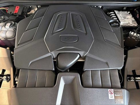 New 2026 Porsche Cayenne Coupe AWD/4WD image 20