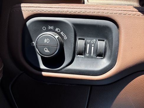 Used 2024 RAM 3500 Limited AWD/4WD image 39