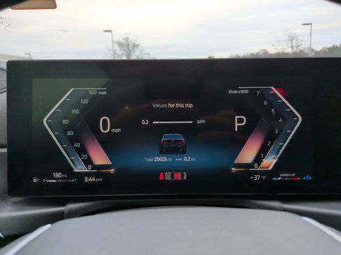 Certified 2024 BMW 330i Sedan w/ Convenience Package image 17