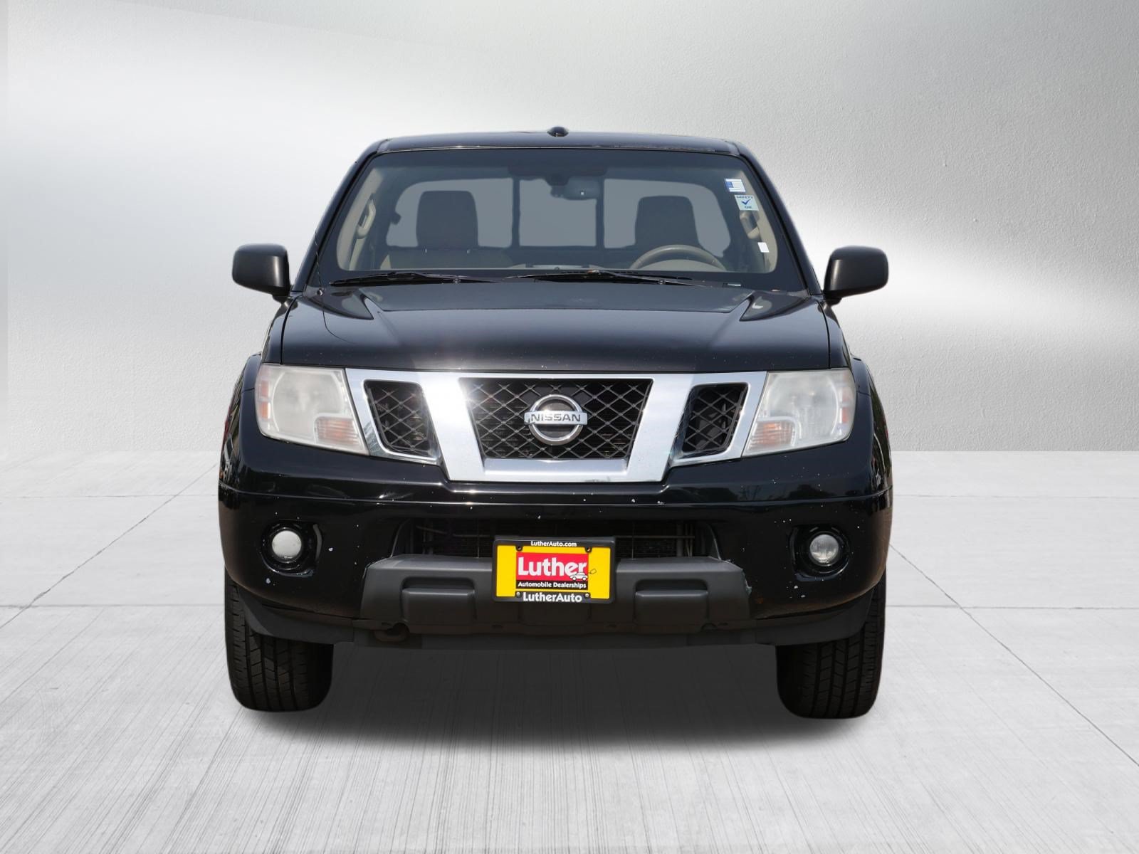 Used 2014 Nissan Frontier SV w/ SV Value Truck Package AWD/4WD image 2