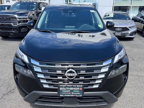 Used 2024 Nissan Rogue SV FWD image 2