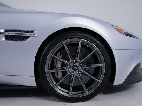Used 2016 Aston Martin Vanquish Volante RWD image 15