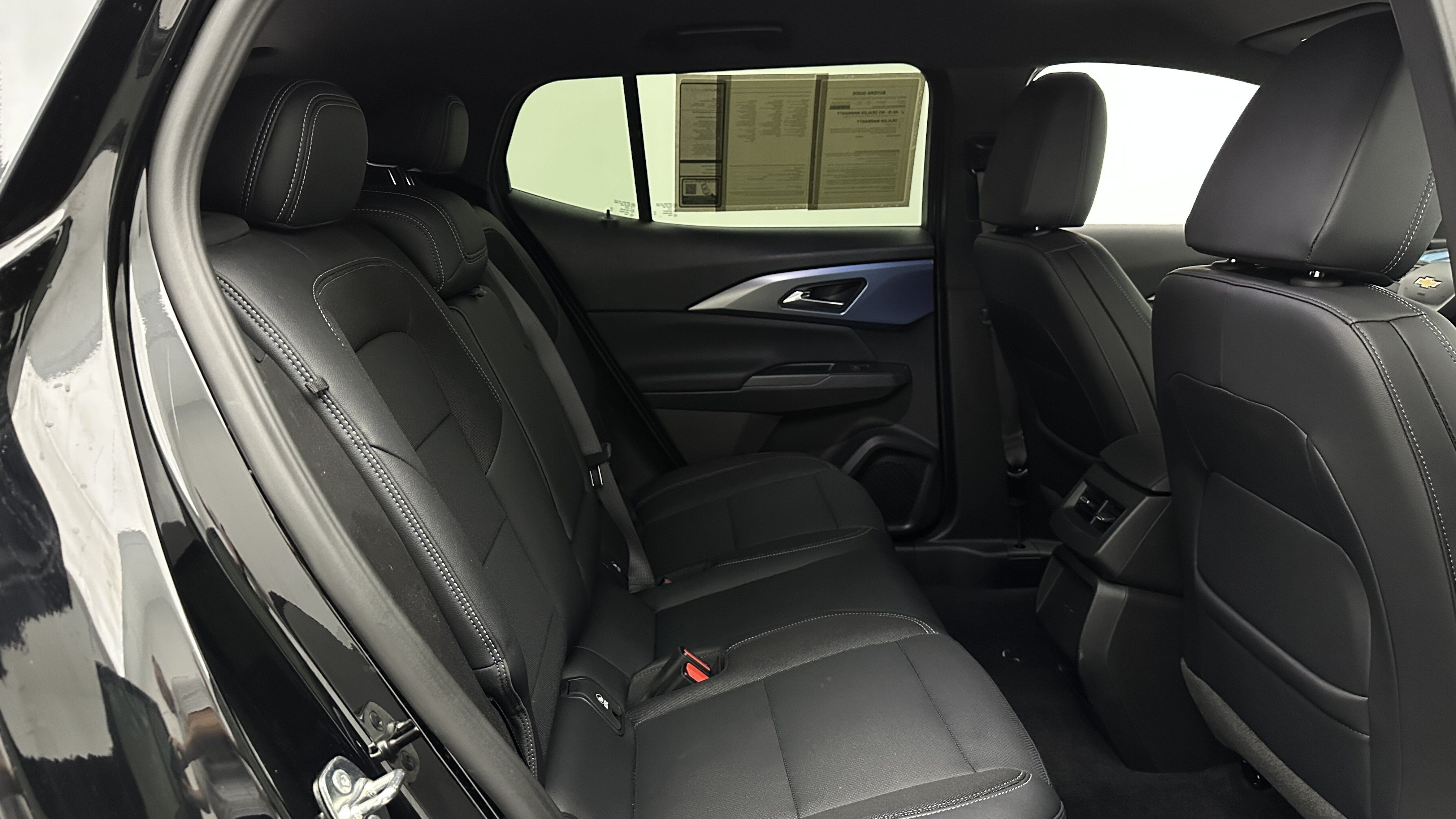 Used 2024 Chevrolet Equinox EV LT FWD image 32