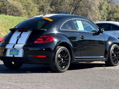 Used 2012 Volkswagen Beetle 2.5 image 3