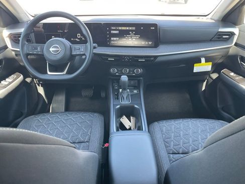 New 2025 Nissan Kicks SV w/ SV Premium Package image 16