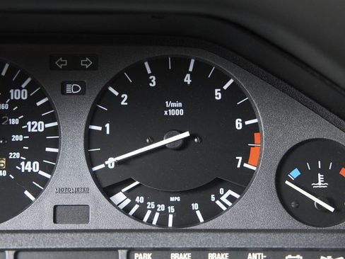 Used 1991 BMW 318iS Coupe RWD image 52