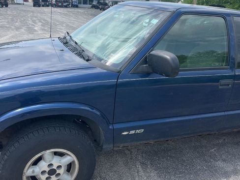Used 1999 Chevrolet S10 Pickup LS w/ Preferred Equipment Group AWD/4WD image 4