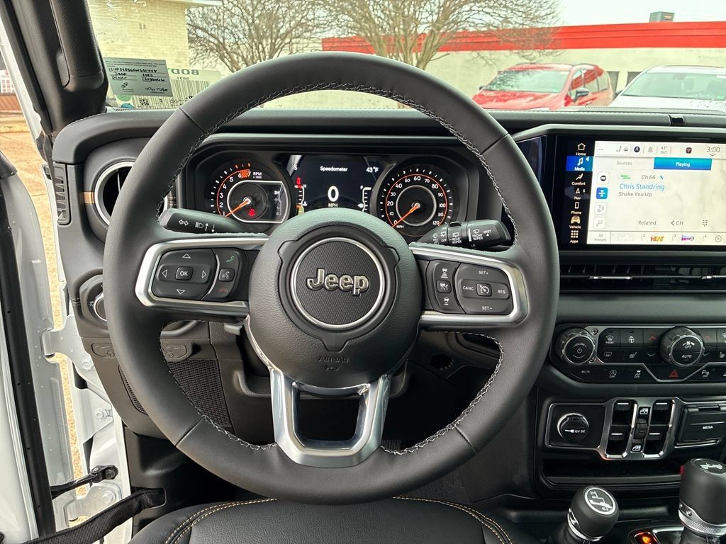 New 2025 Jeep Wrangler Unlimited Sahara AWD/4WD image 15