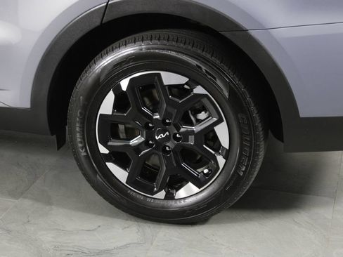 Used 2025 Kia Sorento S FWD image 14