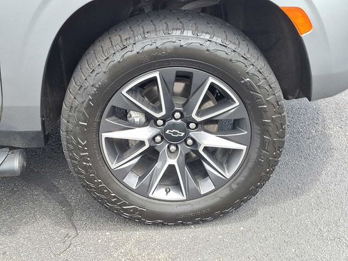 Used 2023 Chevrolet Tahoe Z71 w/ Z71 Off-Road Package AWD/4WD image 9