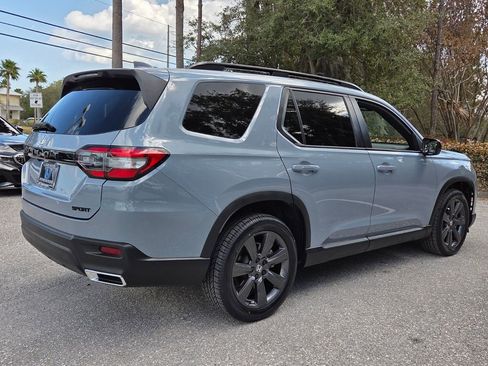Used 2023 Honda Pilot Sport image 7