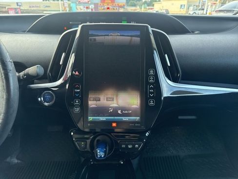 Used 2017 Toyota Prius Prime Advanced image 10