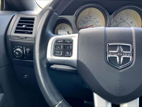 Used 2011 Dodge Challenger R/T RWD image 18