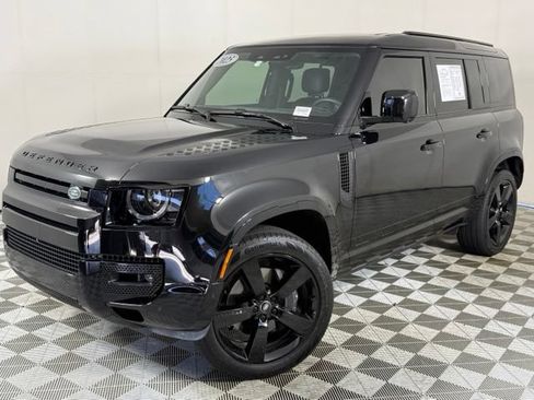 Used 2025 Land Rover Defender 110 X-Dynamic SE AWD/4WD image 1