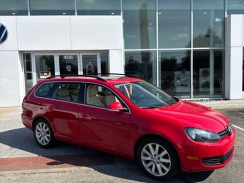 Used 2011 Volkswagen Jetta TDI FWD image 2