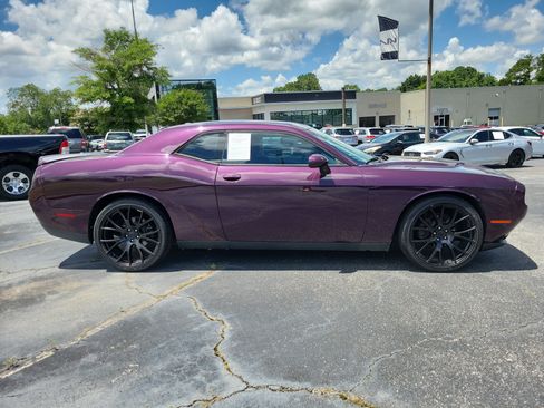 Used 2020 Dodge Challenger SXT RWD image 18