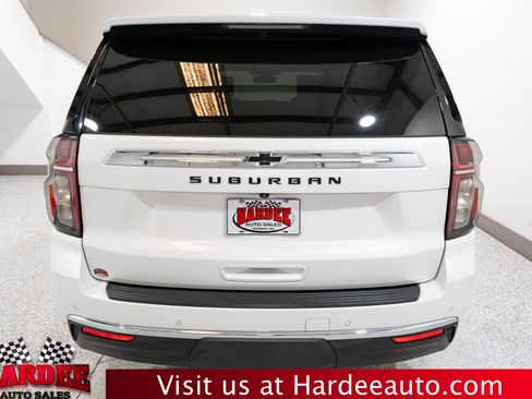 Used 2021 Chevrolet Suburban LT w/ Rear Media and Nav Package AWD/4WD image 4