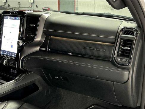 Used 2024 RAM 1500 Limited w/ Trailer Tow Group image 18