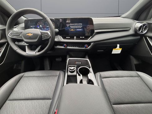 New 2026 Chevrolet Equinox LT w/ Convenience Package II AWD/4WD image 14