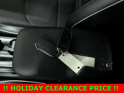 Used 2023 Kia Forte GT-Line image 31