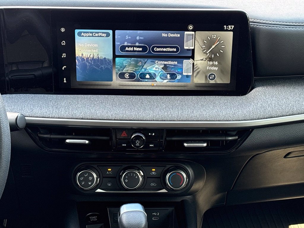 Used 2025 Nissan Kicks SV FWD image 31