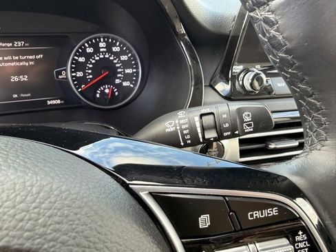 Used 2021 Kia Seltos SX w/ SX Sunroof Package image 19