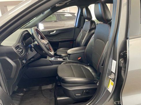 Certified 2025 Ford Escape ST-Line Select w/ Tech Pack #1 AWD/4WD image 16
