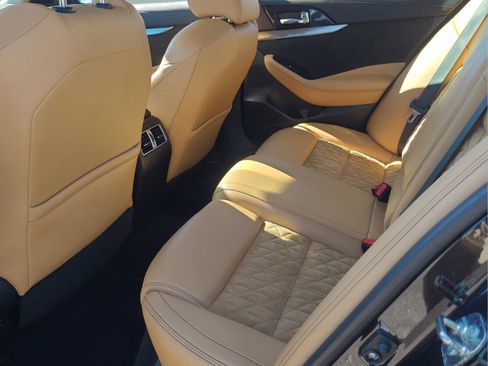 Used 2016 Nissan Maxima SR w/ Interior Lighting Package image 11