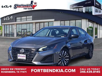 Used 2024 Nissan Altima 2.5 SV
