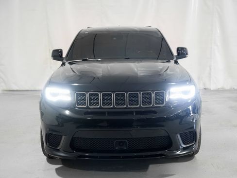Used 2018 Jeep Grand Cherokee Trackhawk AWD/4WD image 5