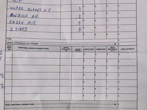 Used 2023 Chevrolet Traverse LT w/ LPO, Floor Liner Package image 5