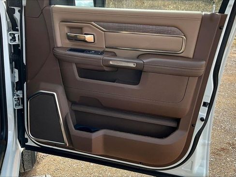 Used 2023 RAM 2500 Limited image 28