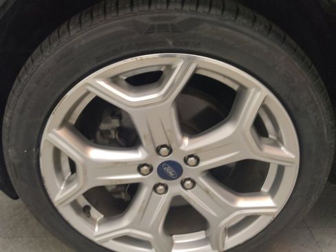 Used 2019 Ford Escape Titanium AWD/4WD image 31