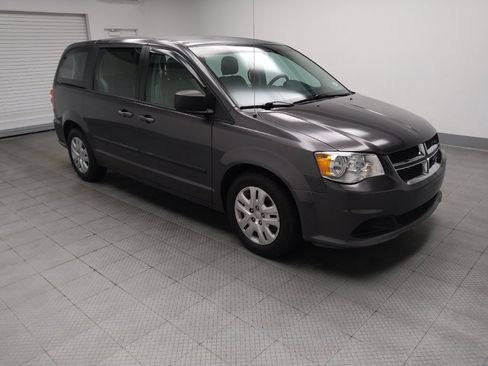 Used 2016 Dodge Grand Caravan American Value Package w/ UConnect Hands-Free Group FWD image 11