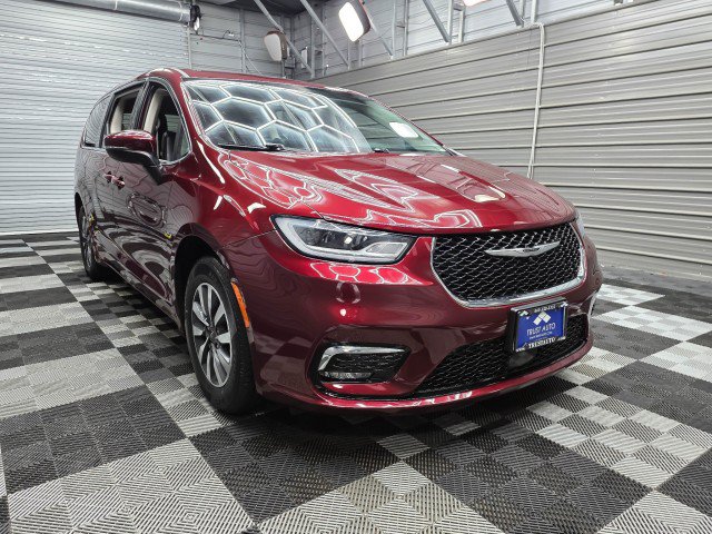 Used 2023 Chrysler Pacifica Touring-L FWD image 5
